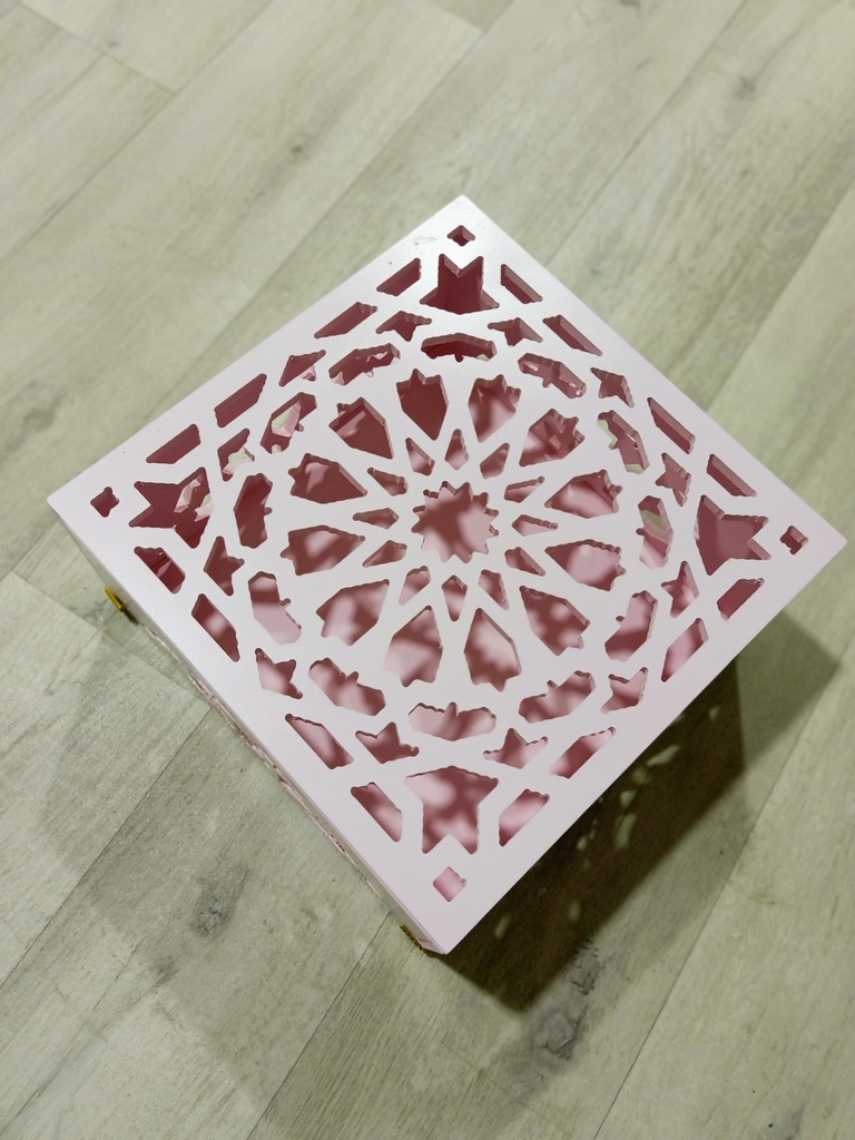 Coffre arabesque Rose (صندوق أرابيسك وردي)