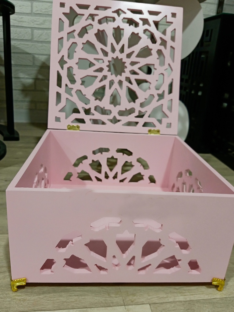 Coffre arabesque Rose (صندوق أرابيسك وردي)