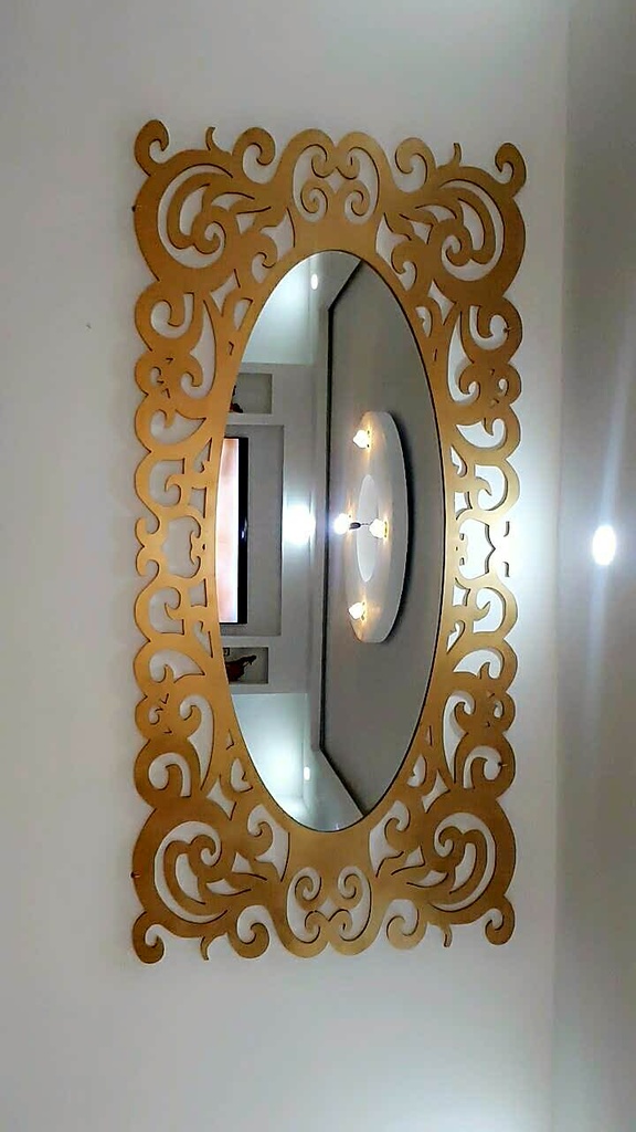 M010 (1/ 1.8م)(Miroir décoratif gold)(مرآة مزخرفة ذهبية (0.85/ 0.75م